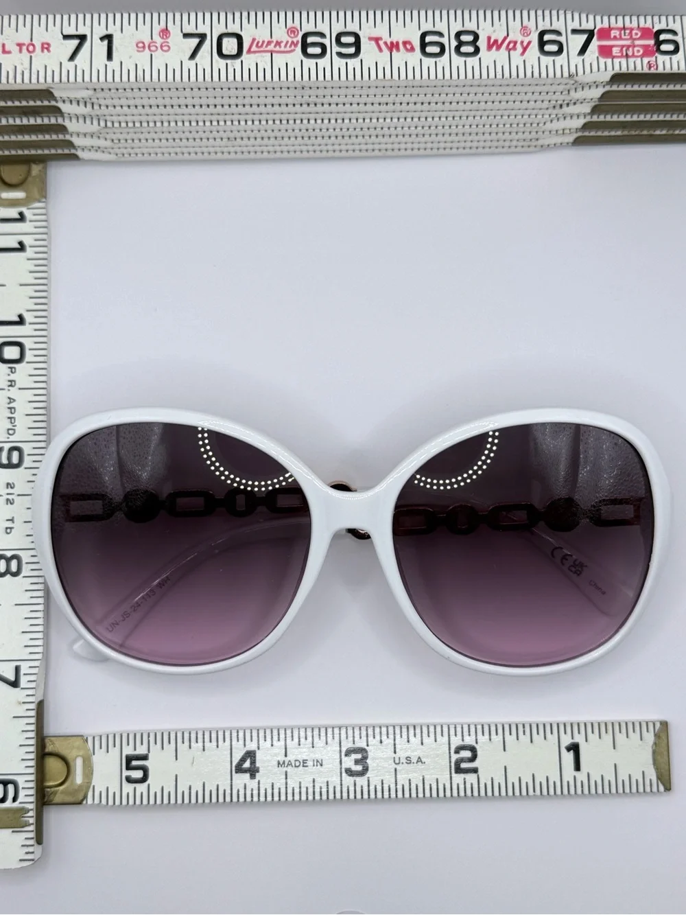 Jessica Simpson White Oversized Sunglasses with Gradient Purple Lenses